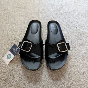Universal Thread From Target Single Big Buckle Black Sandal Size 9.5